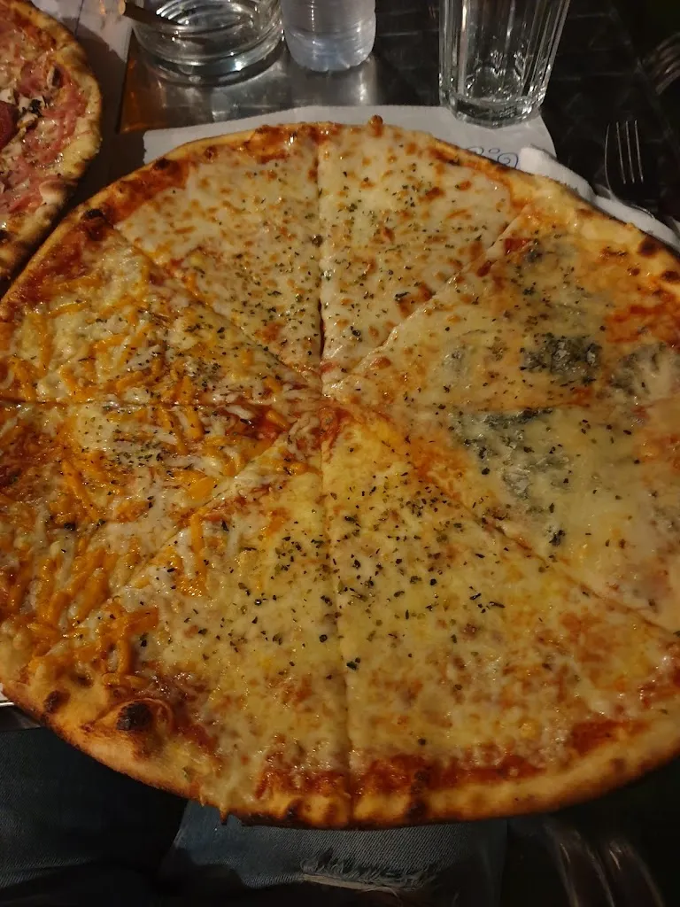 Adrián García_Pizzeria Istria_Casar El_review