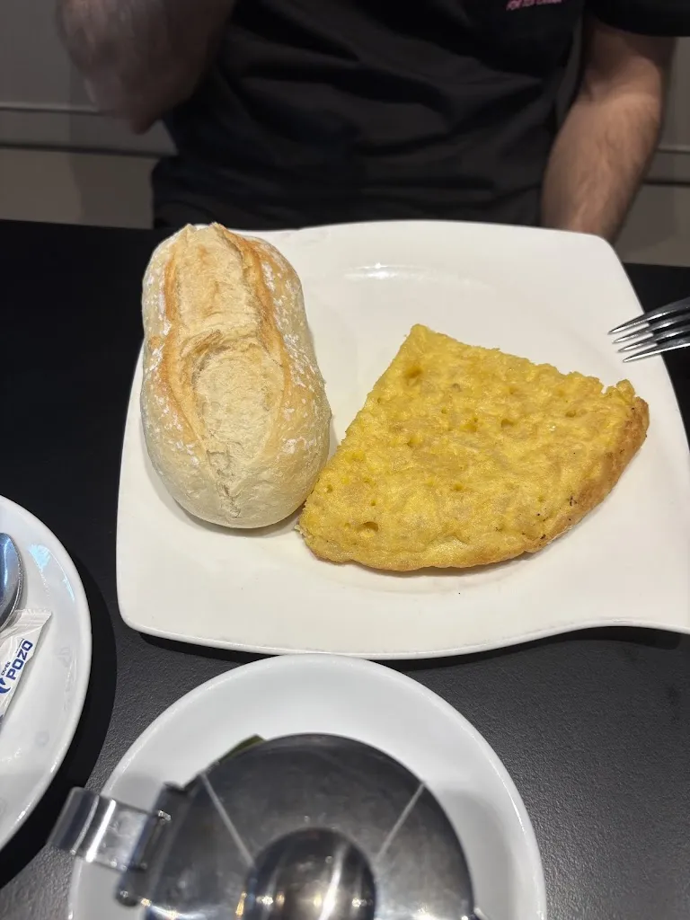 Sirius_Juls_Hencok eat_Henche_review