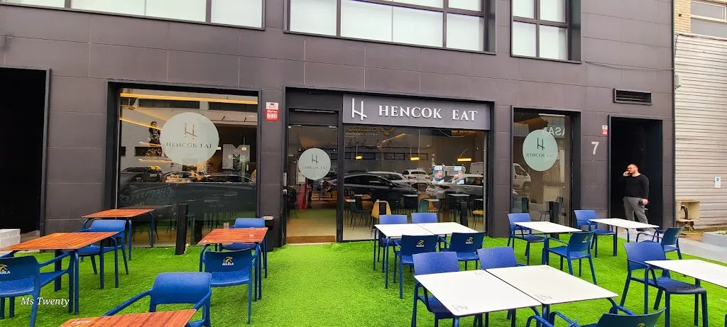 Hencok eat restaurant in Henche