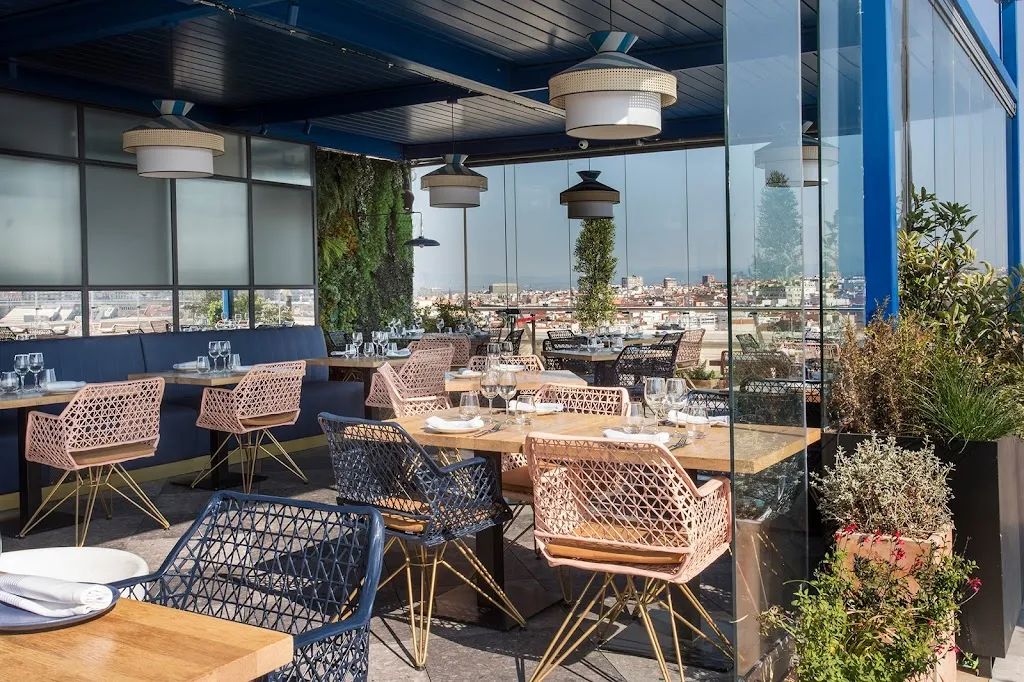 Azotea del Círculo restaurant in Hijes