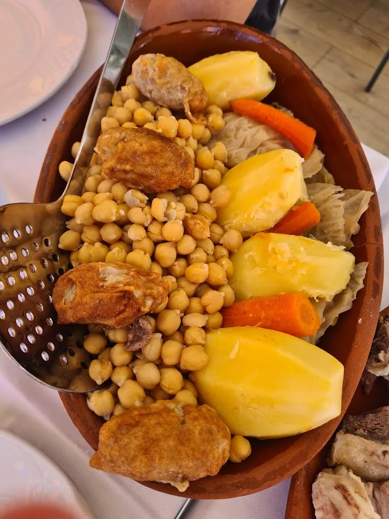 Menu_Restaurante Puerta Bisagra - Cocido Madrileño_Herrería_immagine_5