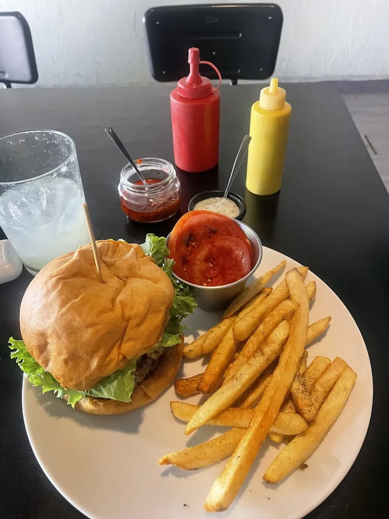 Chris Salazar_Pig's Pearls_Guadalajara_review