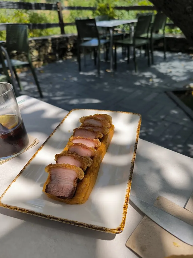 Yvonne Beck_La Tarihuela_Huerce La_review