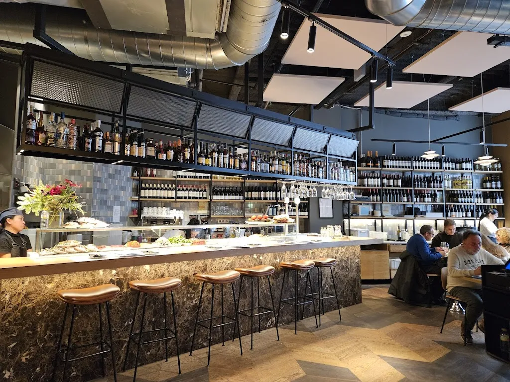 Vinitus Gran Via Restaurant restaurant in Inviernas Las