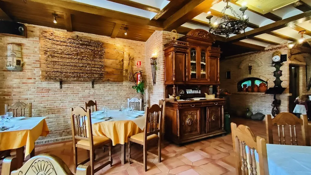 Hostal Restaurante Fuentevieja_Illana_slider_image_1