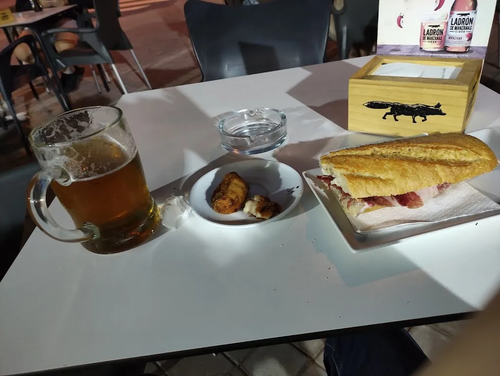 Youngho Shin_Pava Luzón_Luzón_recensione