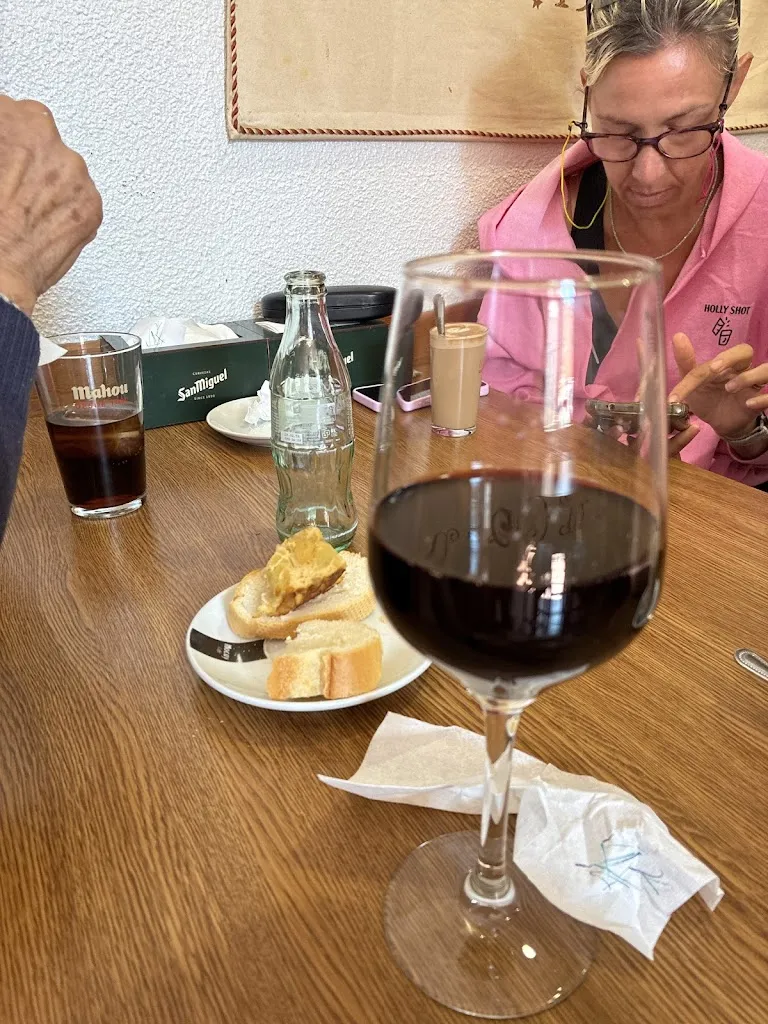 Javi Gou_Bar Jubilados_Jadraque_review