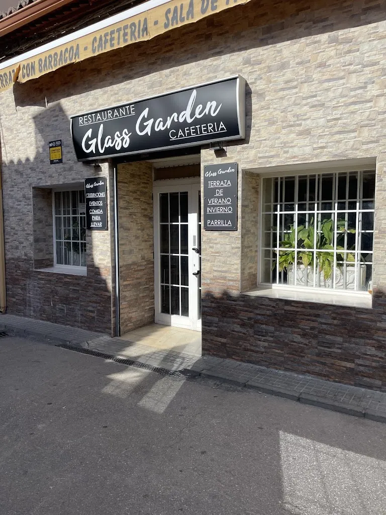 Glass Garden restaurant in Málaga del Fresno
