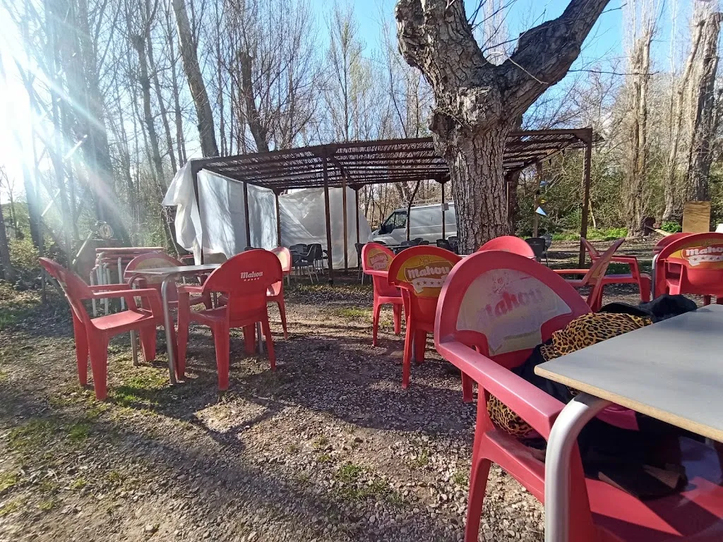 Chiringuito "La Chorrera" restaurant in Mandayona