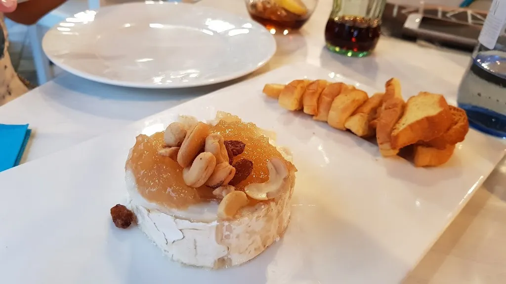 Fátima Neves_Kalaka Vinos y Tapas_Hueva_review