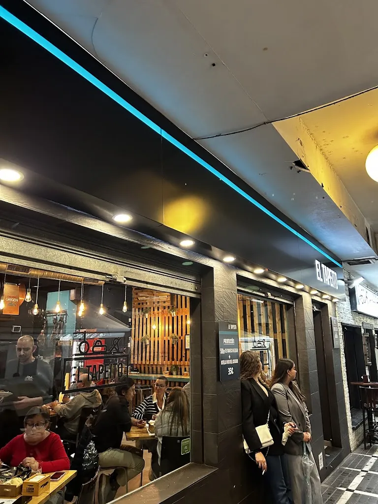 Warren Wolff_El Tapeíto HUELVA_Hueva_review