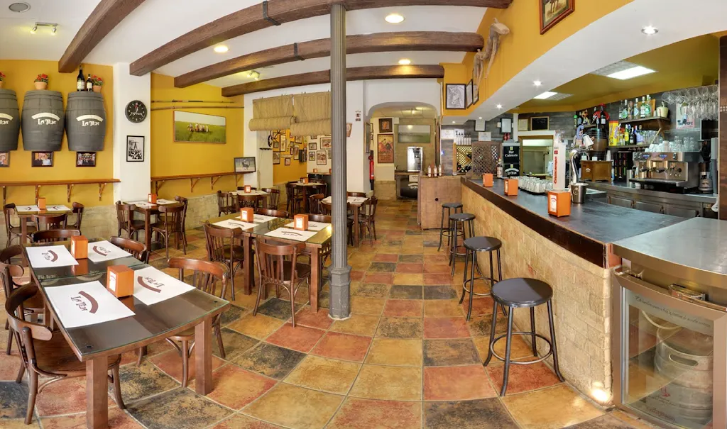 Restaurante "La Teja" restaurant in Hueva