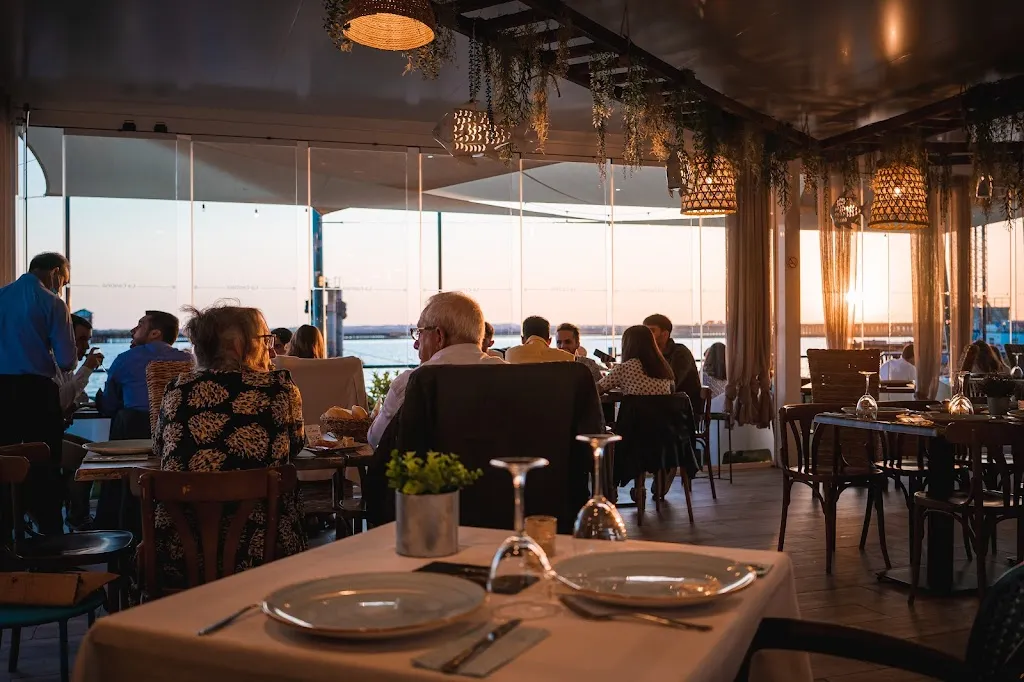 La Cantina del Puerto restaurant in Hueva