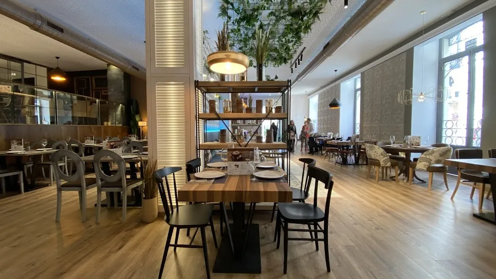 La Mafia se sienta a la mesa restaurant in Hueva