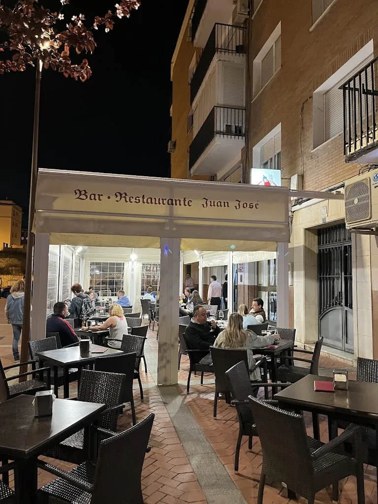 Robert Moore_Bar Restaurante Juan José_Hueva_recensione