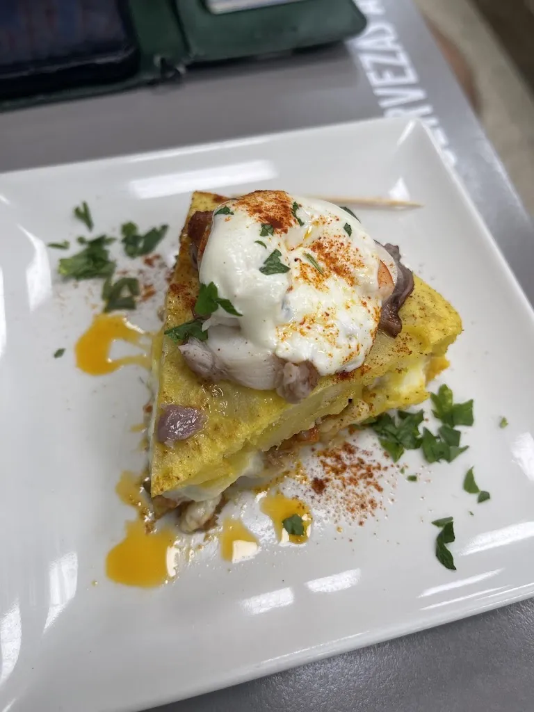 Ary_Bar Pappis_Hueva_recensione