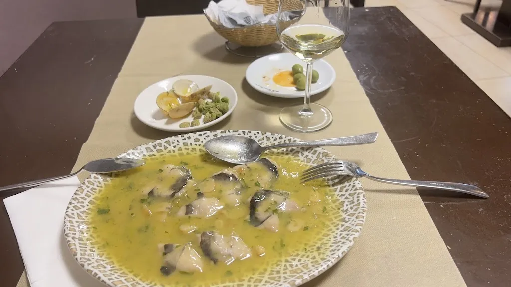 Arne Oen_Macha_Hueva_review