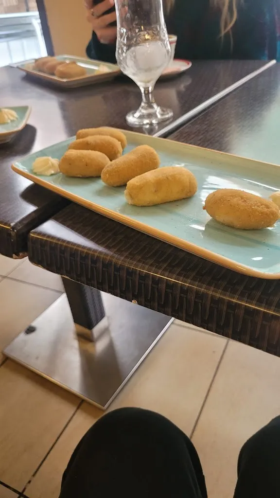 Albertas Šalčius_Macha_Hueva_review