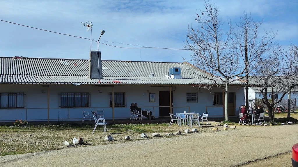 Manuel Cano Caracuel_Bar Restaurante el Aeródromo_Mohernando_review