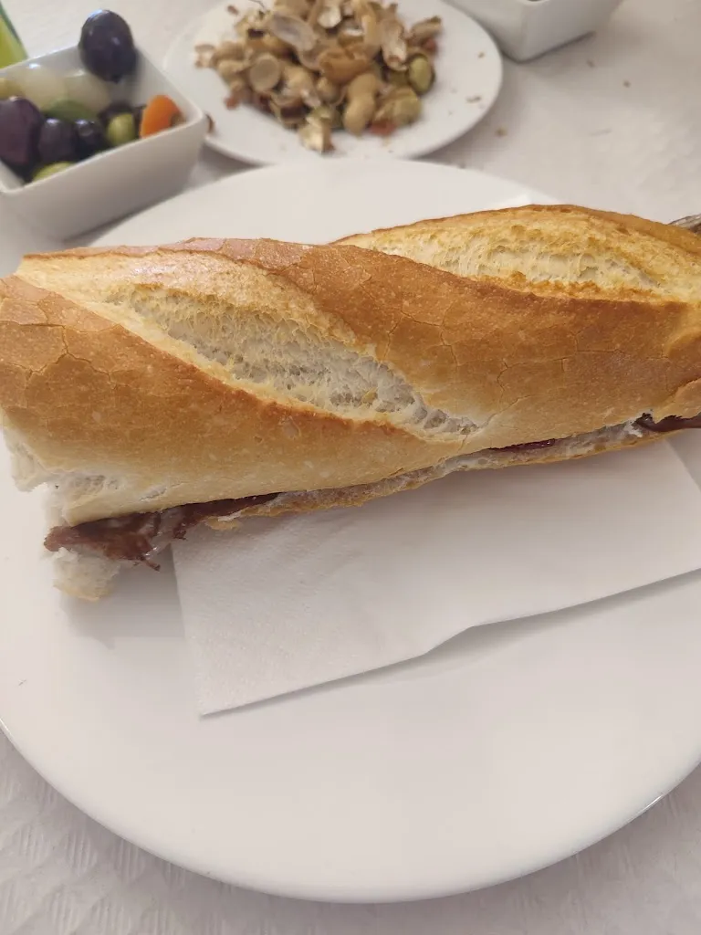 Víctor Monzó Mora_Bar Poliesportiu - Bar Polideportivo _Banyeres de Mariola_review