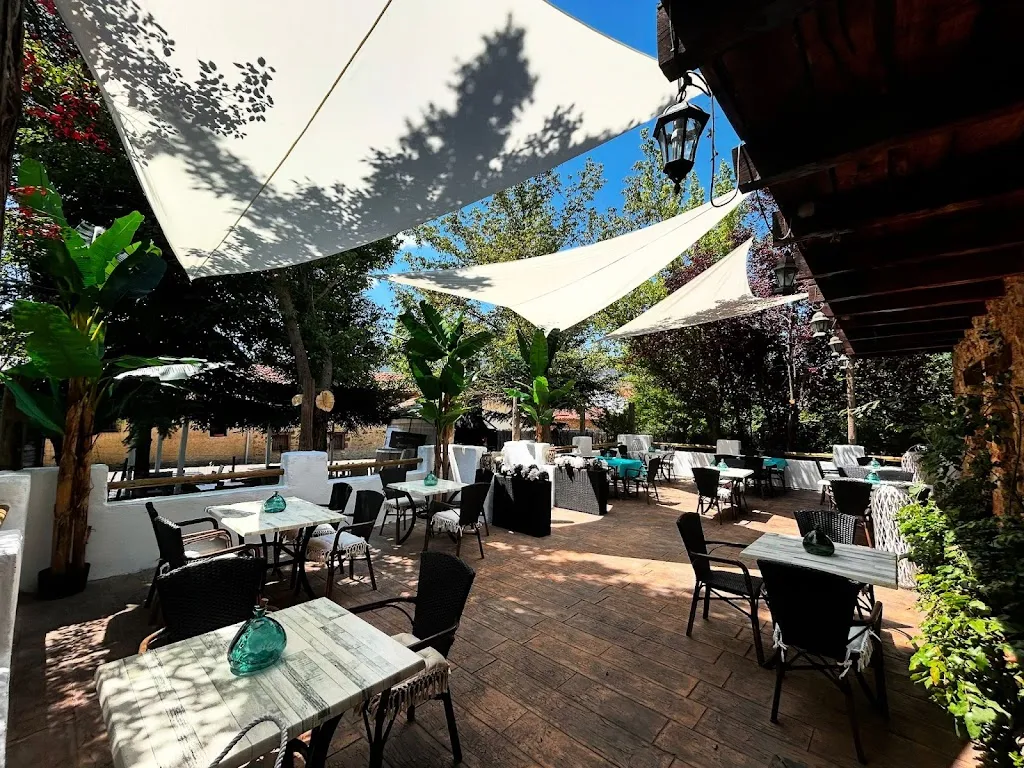 Acebos del Tajo restaurant in Peralejos de las Truchas