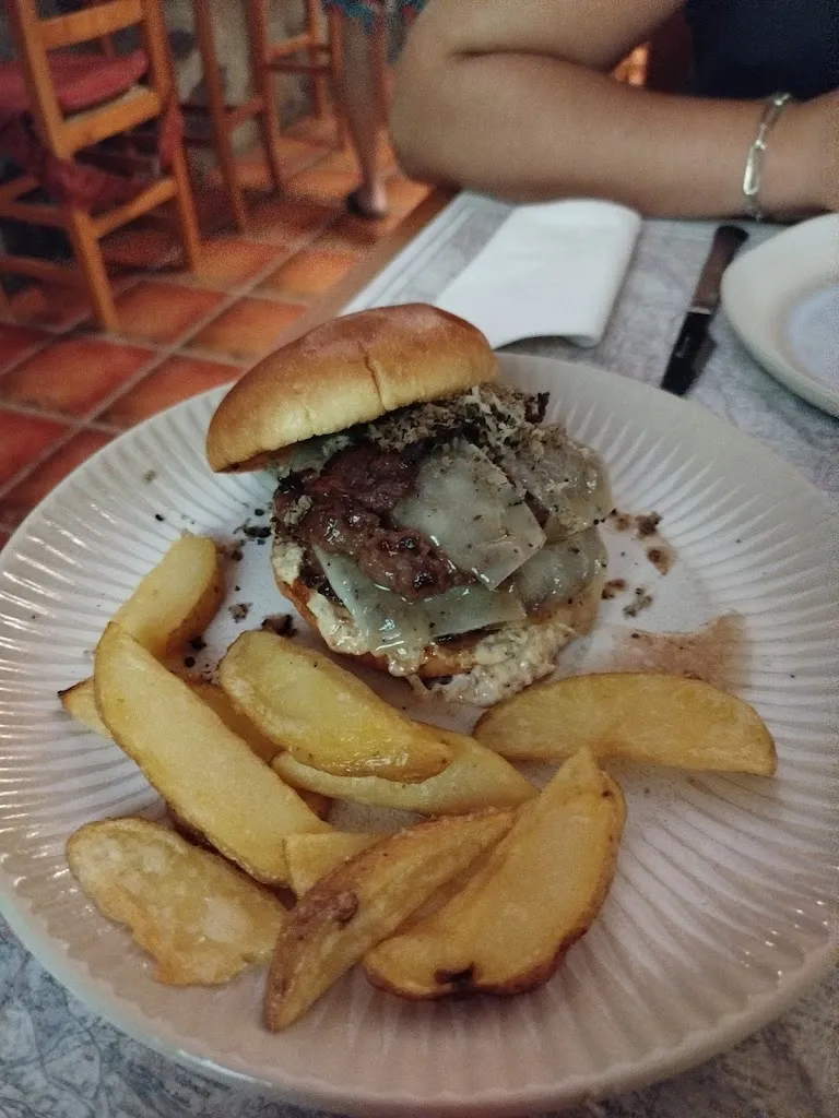 sergio tercero castellanos_Bar la Serradora_Peralejos de las Truchas_review