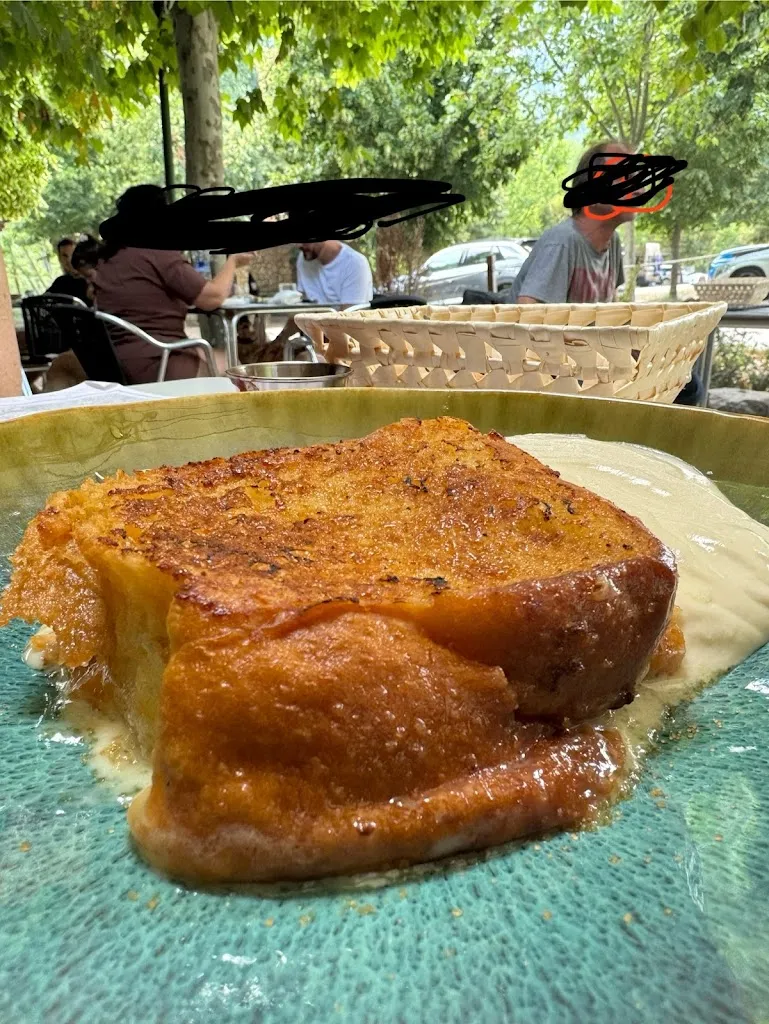 Ismael Sanchez_Bar la Serradora_Peralejos de las Truchas_review