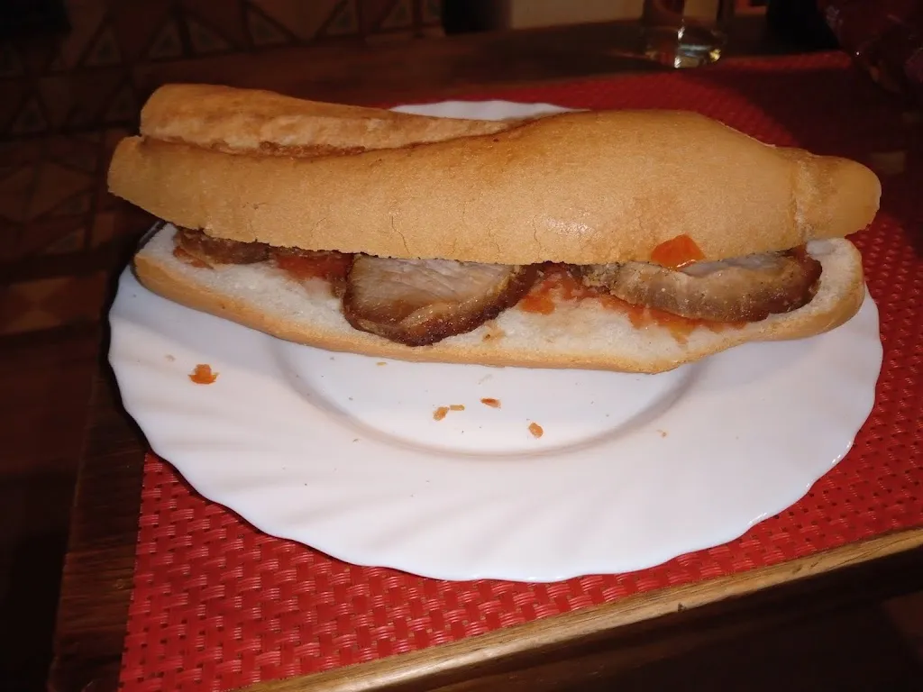 Alberto Corrales Martin_Bar La Plaza_Peralejos de las Truchas_review