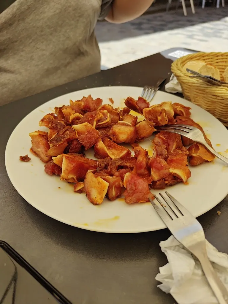 edison velez_Bar Palacio_Pastrana_review