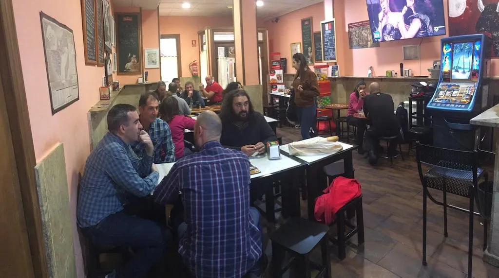 Bar tapas La Comarca restaurant in Pastrana