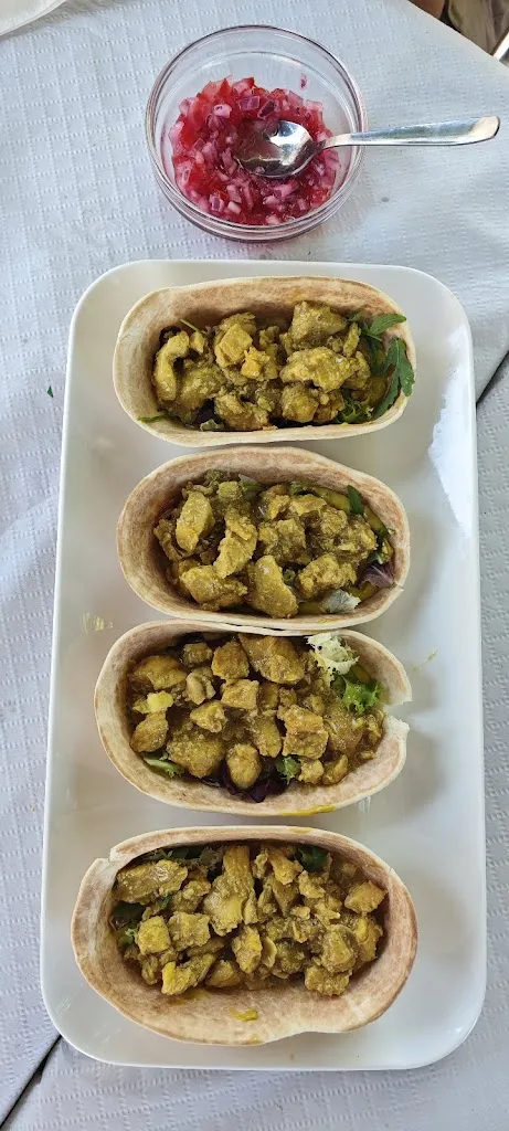 Alejandro c_Terraza Piscina Pastrana_Pastrana_review