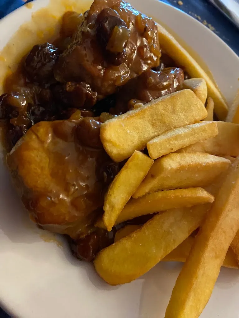 Bar Restaurante El Refugio Del Abuelo. Terraza De Verano, Piscina._Puebla de Beleña_slider_image_2