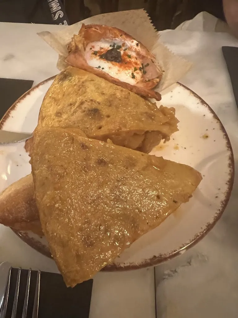 The Travel Reviewer_Juana La Loca_Pobo de Dueñas El_review