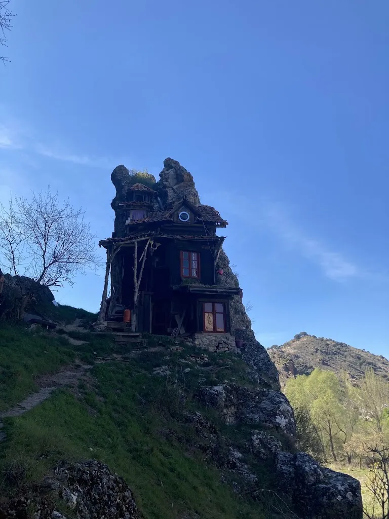 Mila Ruiz-Roso Martín-Moyano_Centro Social / Bar - Santamera_Riofrío del Llano_review