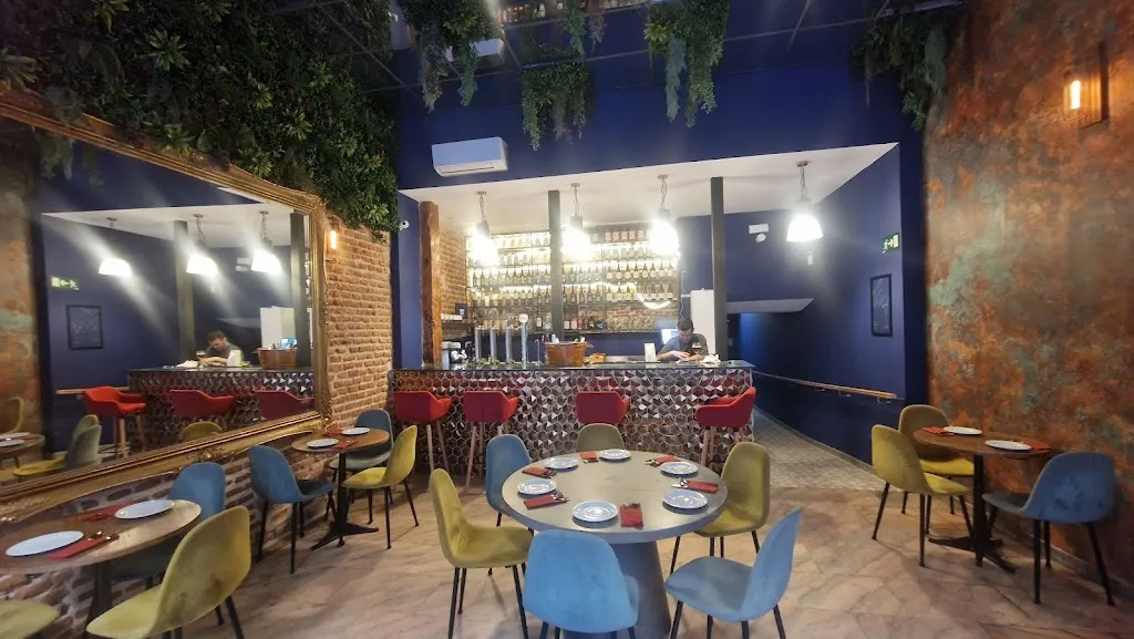 Roge Madrid_Romanones_slider_image_1