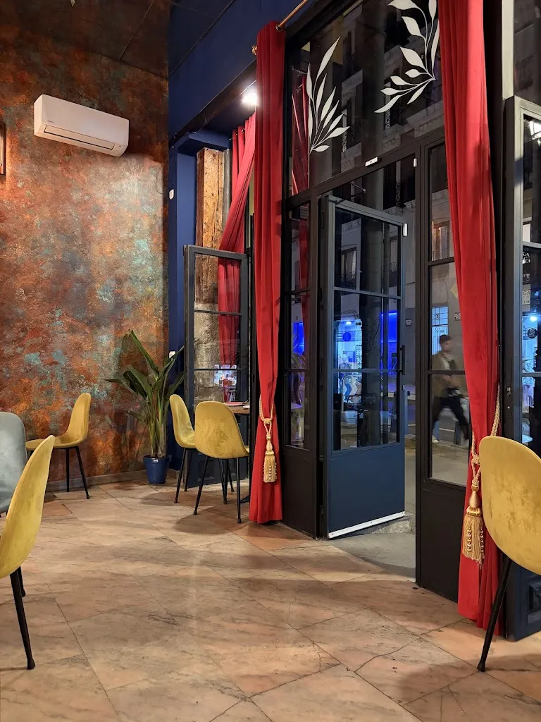 Roge Madrid_Romanones_slider_image_3