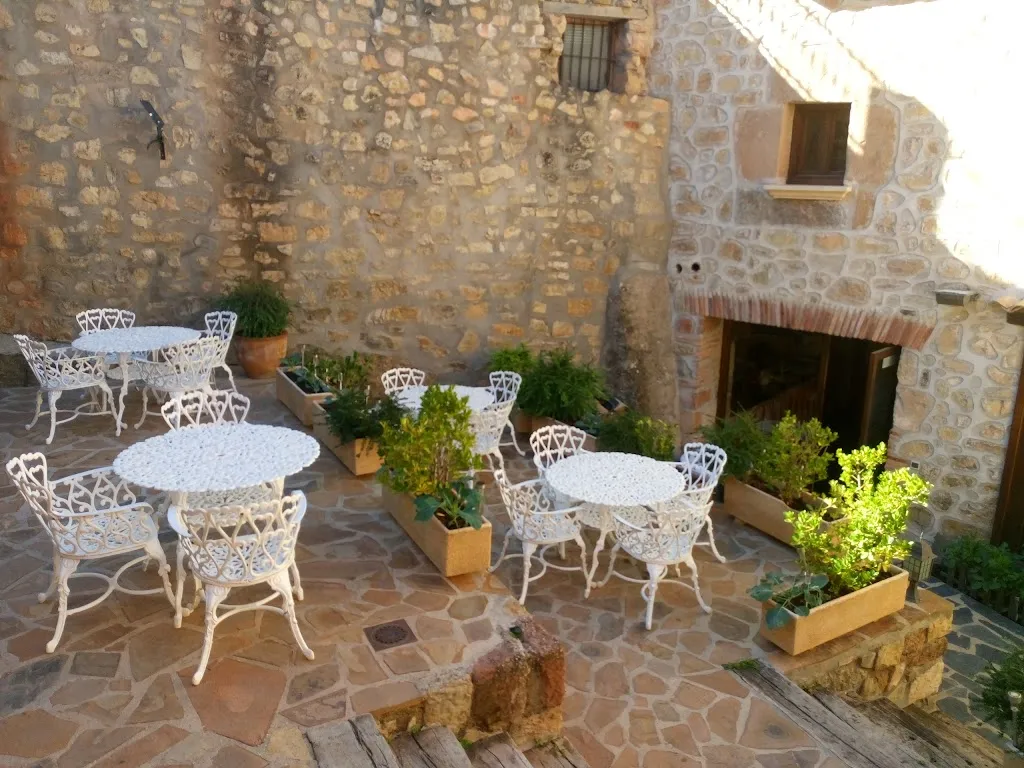 Hotel Rural El Arrabal de Sigüenza restaurant in Paredes de Sigüenza