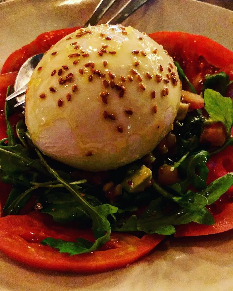 Pedro Caballero_Le Petit_Capela A_review