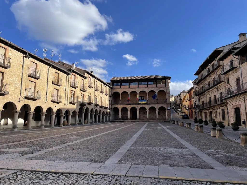 Siguenza Plaza Mayor_Paredes de Sigüenza_slider_image_1