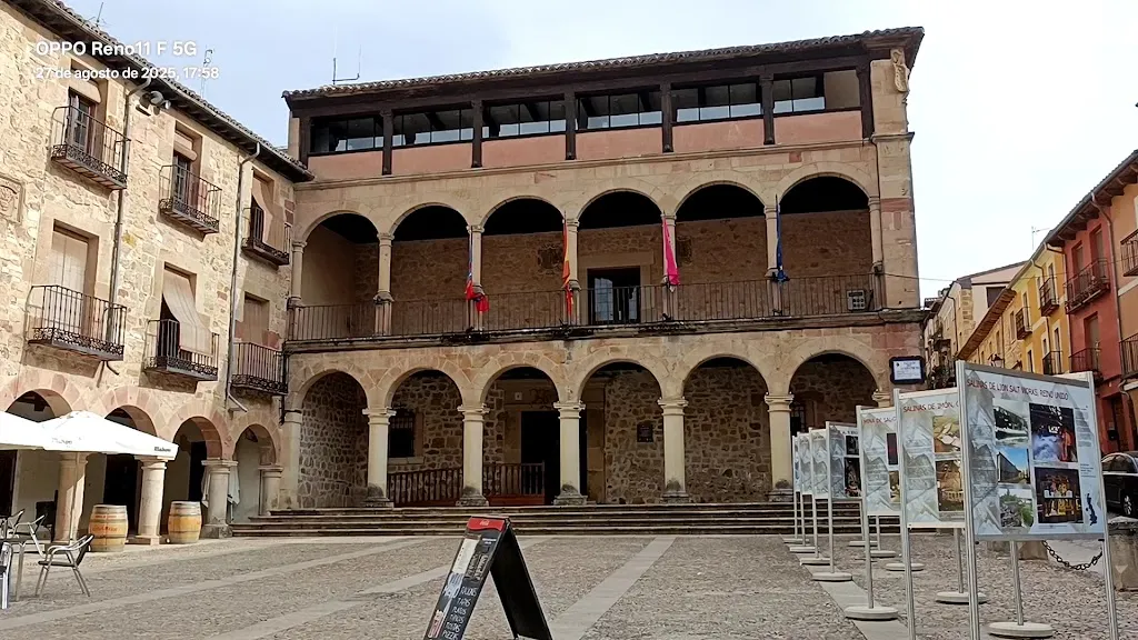 Siguenza Plaza Mayor_Paredes de Sigüenza_slider_image_2