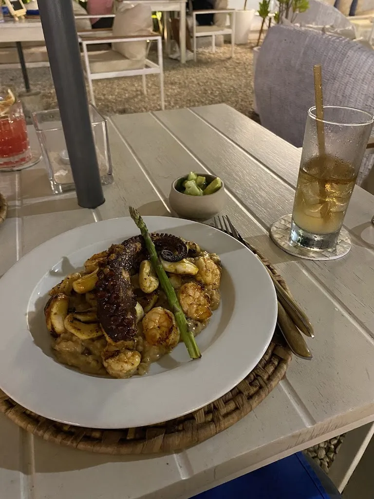 Dmitry Smirnov_Isla Grill_Galápagos_recensione