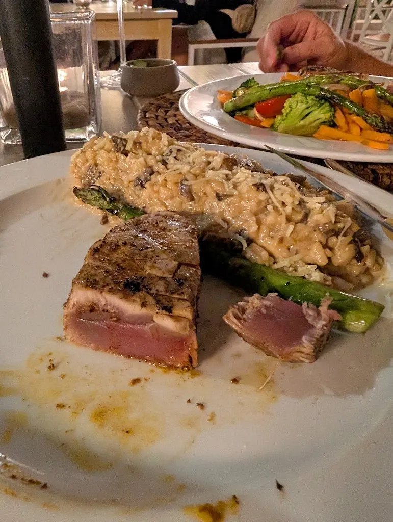 Jacob Bloch_Isla Grill_Galápagos_recensione