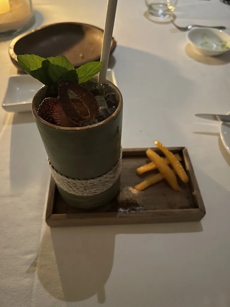 Menu_Finch Bay Restaurante_Galápagos_image_4