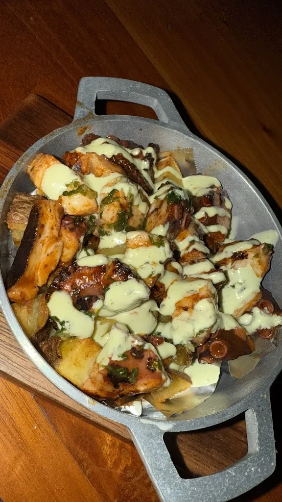 Mariel Rivera_FRAFRE GASTROBAR_Galápagos_review