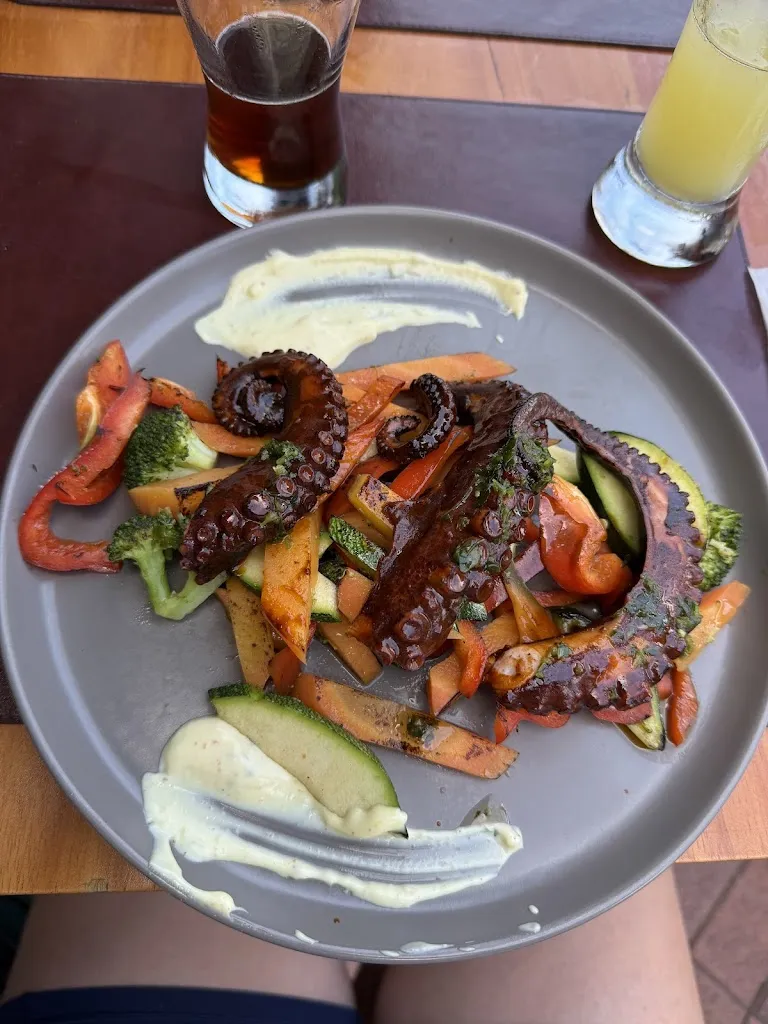 Jewel Williams_FRAFRE GASTROBAR_Galápagos_review