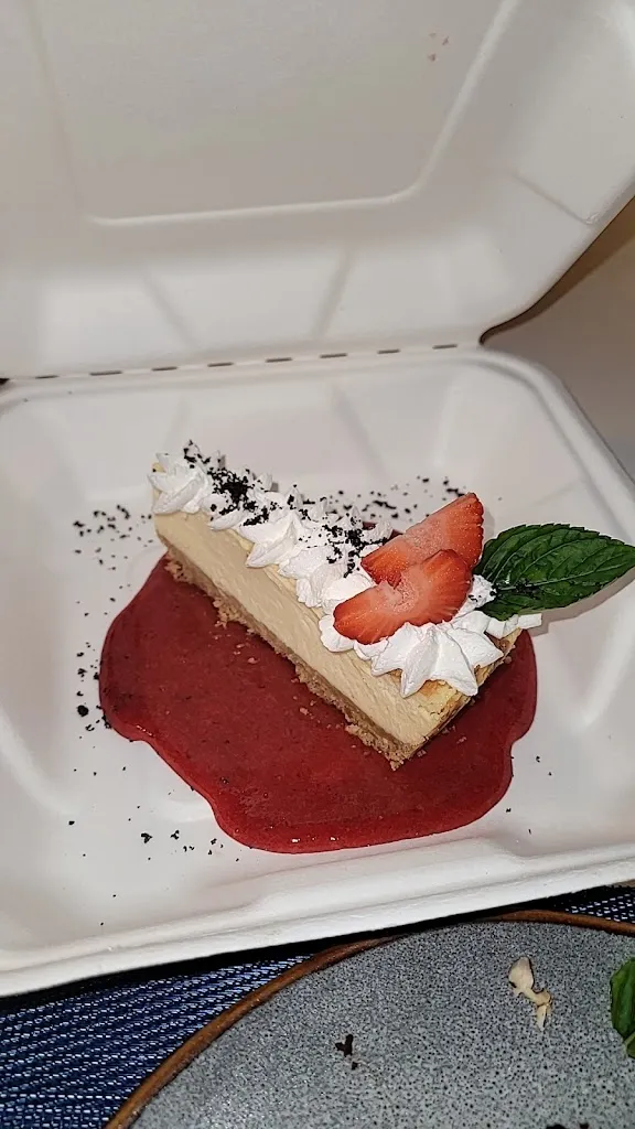 Kae Bee_Bahía Mar_Galápagos_review