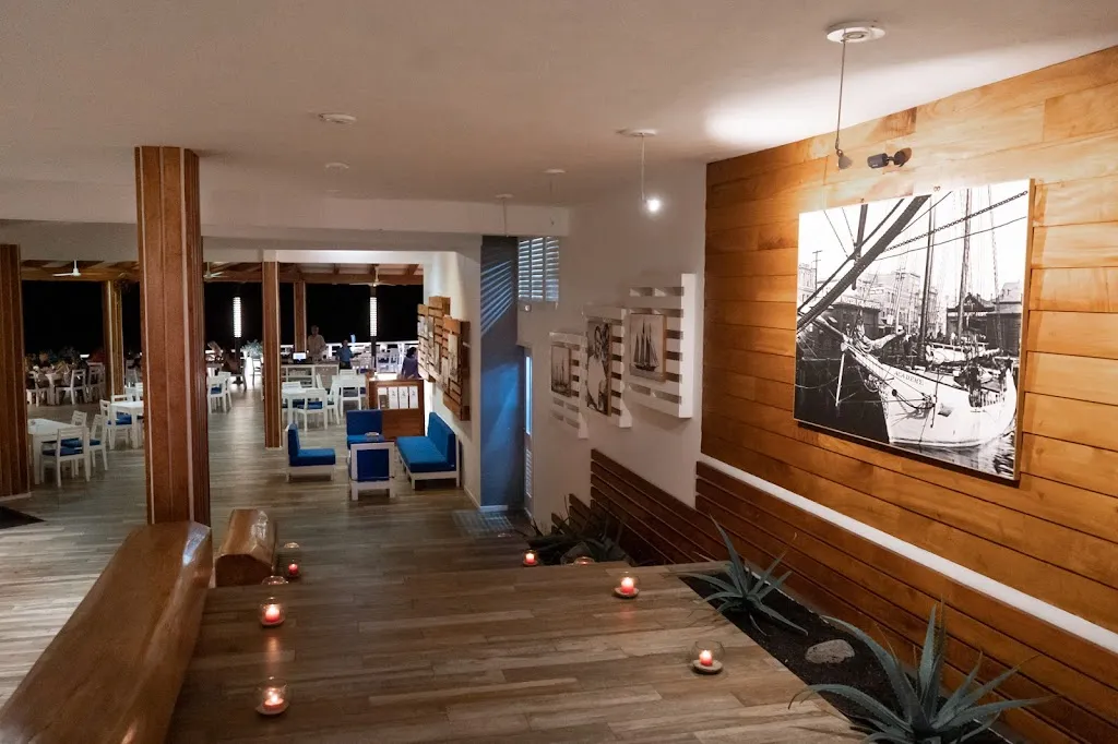 Bahía Mar restaurant in Galápagos