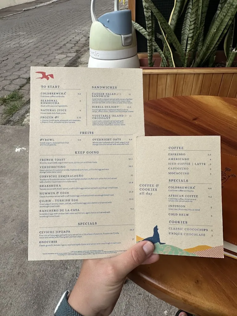 Halli Goolsby_OY_Galápagos_avis