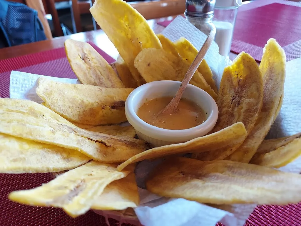 Michael Barton_Restaurante El Descanso del Guía - Muelle_Galápagos_review