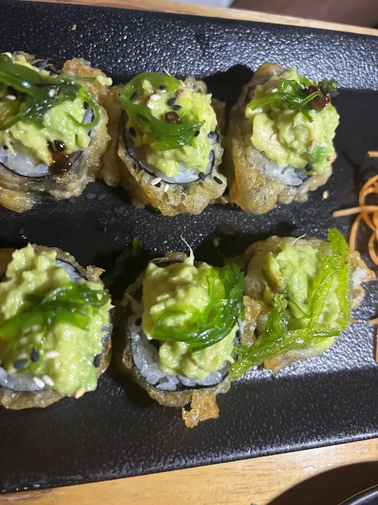 Dhruva Shah_Midori Sushi Pub_Galápagos_review